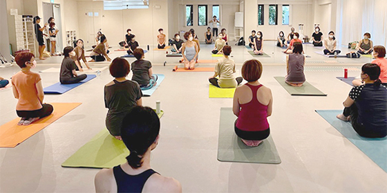 生徒の皆さんと楽しくレッスンしています3