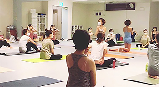 生徒の皆さんと楽しくレッスンしています4